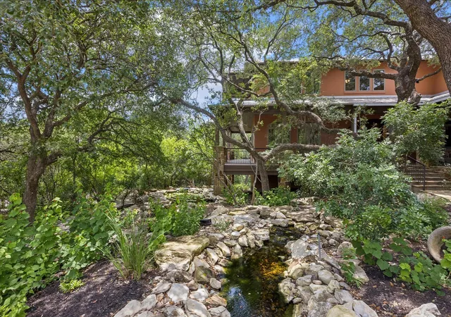 2nd image of 2501 Stratford Dr, Austin, TX 78746 | MLS# 5122631