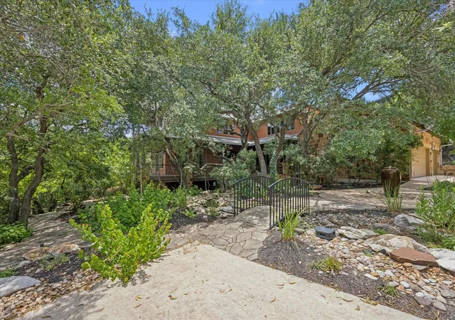 Photo 1 of Single family home for sale at 2501 Stratford Dr, Austin, TX 78746 | MLS# 5122631 | Listing updated on 2026-08-31
