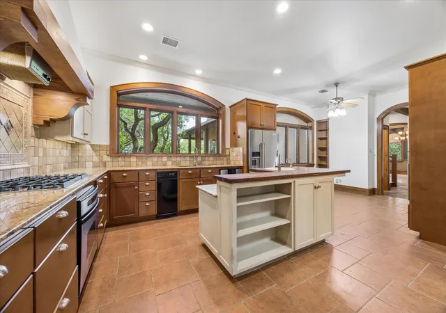 4th image of 2501 Stratford Dr, Austin, TX 78746 | MLS# 5122631