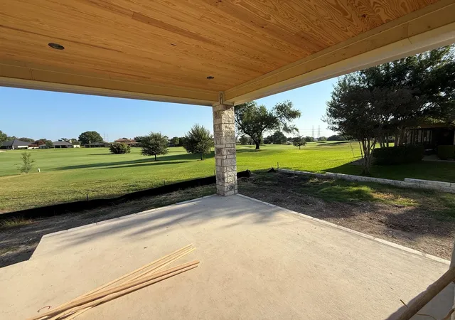 Photo 2 of Single family home for sale at 604 Hi Cir S Dr, Horseshoe Bay, TX 78657 | MLS# 2565346 | Listing updated on 2026-09-04