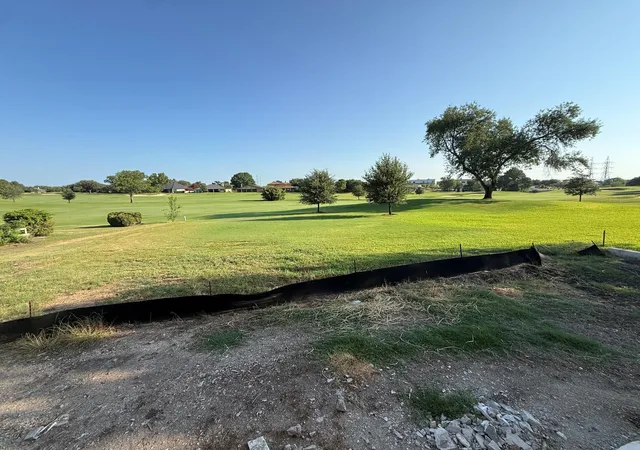 Photo 3 of Single family home for sale at 604 Hi Cir S Dr, Horseshoe Bay, TX 78657 | MLS# 2565346 | Listing updated on 2026-09-04