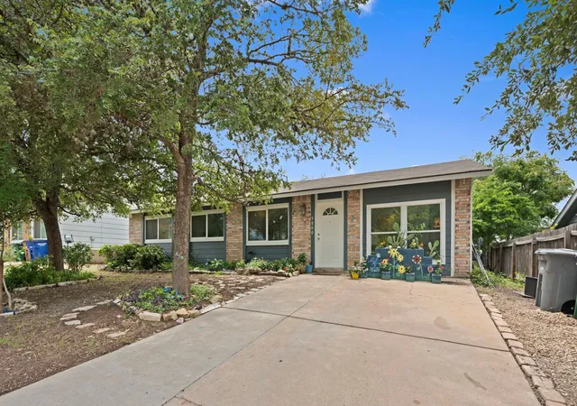 Photo 1 of Single family home for sale at 5800 Breezewood Dr, Austin, TX 78745 | MLS# 4443738 | Listing updated on 2026-09-30