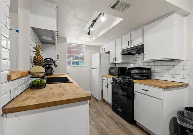 Photo 4 of Condo for sale at 5104 Acorn Cv, Austin, TX 78744 | MLS# 1606102 | Listing updated on 2026-06-23