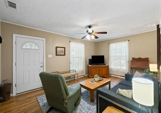 5th image of 839 W 6Th St, Taylor, TX 76574 | MLS# 6300037