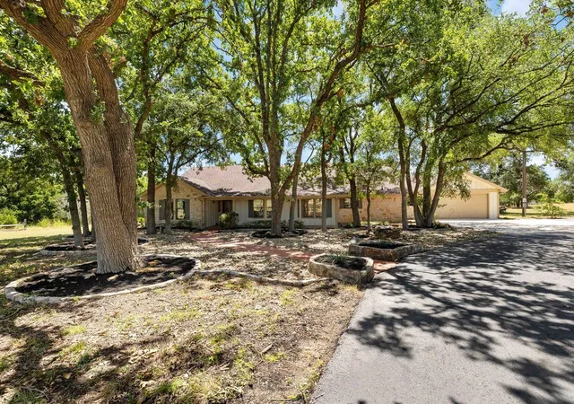 Photo 3 of Single family home for sale at 116 Fawn Gln, Georgetown, TX 78628 | MLS# 2529673 | Listing updated on 2026-07-15