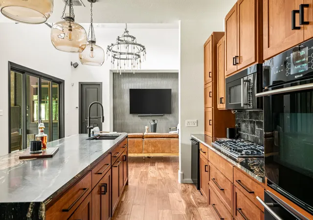 4th image of 12417 River Bnd #8, Austin, TX 78732 | MLS# 3391475