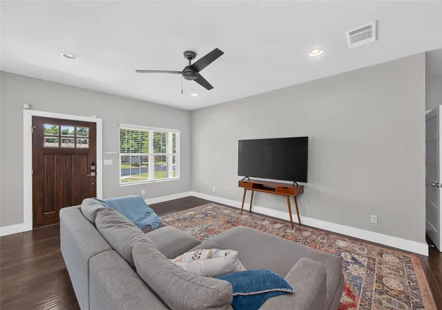 Photo 2 of Sale Pending at 4504 Kitty Ave, Austin, TX 78721 | MLS# 2439265 | Listing updated on 2026-08-28