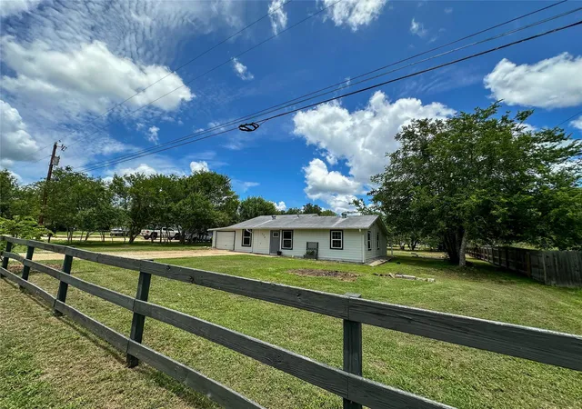 1st image of 138 San Jacinto St, Bastrop, TX 78602 | MLS# 2290214