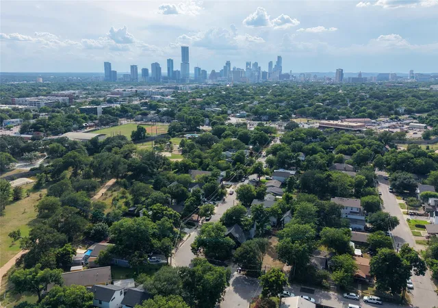 Photo 2 of Land for sale at 802 Maude St, Austin, TX 78702 | MLS# 5910896 | Listing updated on 2026-07-14