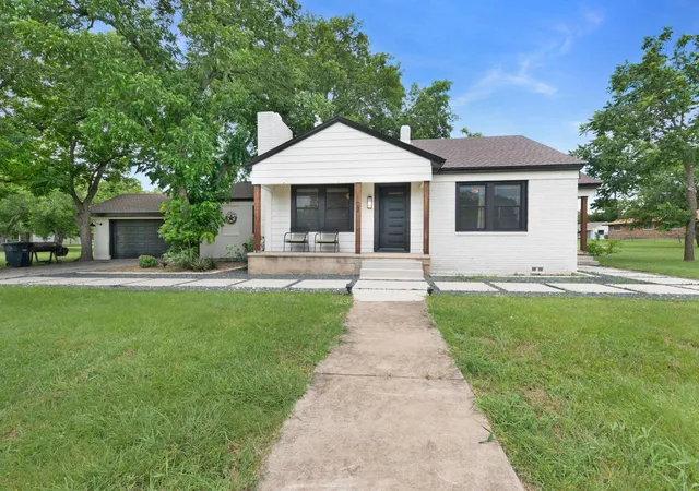 Homes for sale in Florence, TX | 102 Elmo St, Florence, TX 76527 | MLS# 7146191