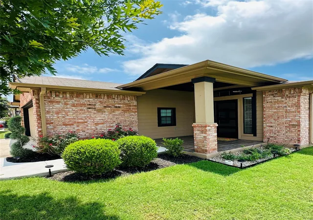 Photo 3 of Single family home for sale at 12307 Walter Vaughn Dr, Manor, TX 78653 | MLS# 4194800 | Listing updated on 2026-09-15