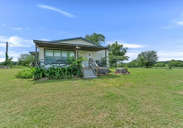 4th image of 14858 Fm 1322, Luling, TX 78648 | MLS# 9220553