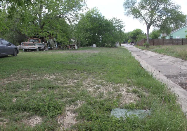 Homes for sale in Lockhart, TX | 801 Tank St, Lockhart, TX 78644 | MLS# 7279491