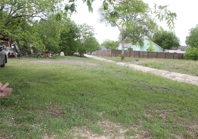 Homes for sale in Lockhart, TX | 801 Tank St, Lockhart, TX 78644 | MLS# 7279491