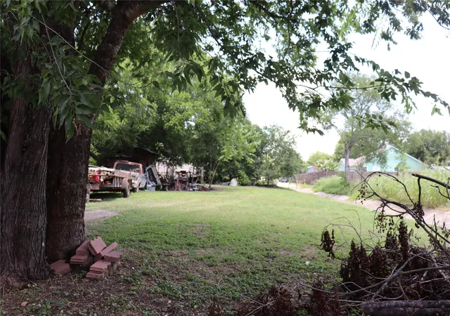 Homes for sale in Lockhart, TX | 801 Tank St, Lockhart, TX 78644 | MLS# 7279491