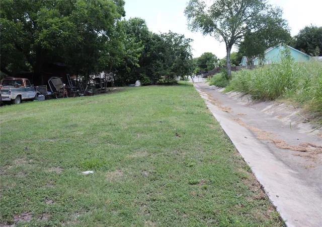 Homes for sale in Lockhart, TX | 801 Tank St, Lockhart, TX 78644 | MLS# 7279491