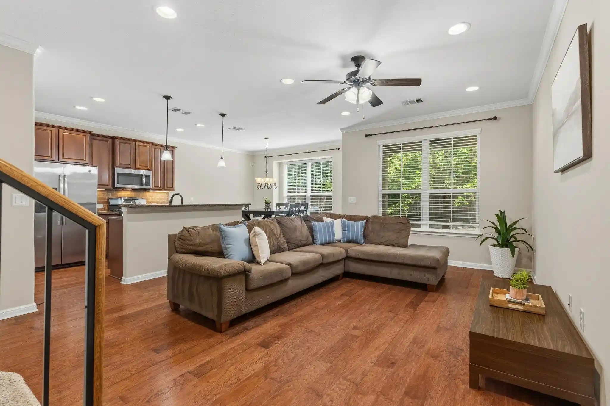 Listing Photo 2 - Condo for sale in 13400 Briarwick Dr located at 13400 Briarwick Dr, Austin, TX 78729 - Unit #1802