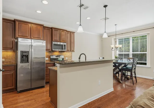 Listing Photo 4 - Condo for sale in building located at 13400 Briarwick Dr, Austin, TX 78729 - Unit #1802