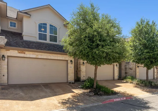 Listing Photo 5 - Condo for sale in building located at 13400 Briarwick Dr, Austin, TX 78729 - Unit #1802
