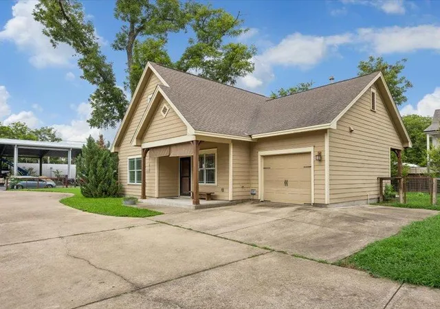 Photo 2 of Condo for sale at 3211 Holton St #3211B, Austin, TX 78702 | MLS# 3347571 | Listing updated on 2026-09-18
