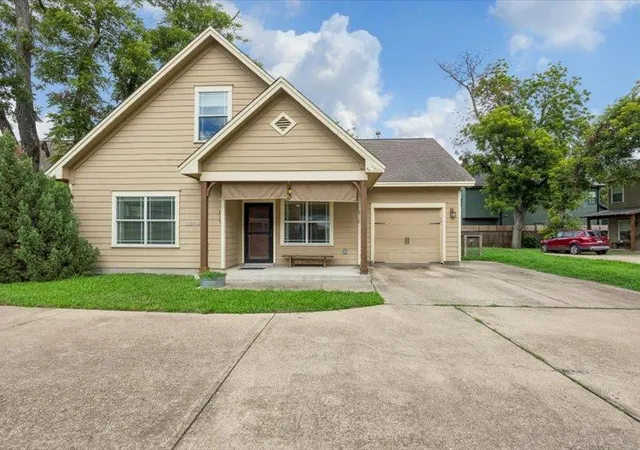 Photo 1 of Condo for sale at 3211 Holton St #3211B, Austin, TX 78702 | MLS# 3347571 | Listing updated on 2026-09-18