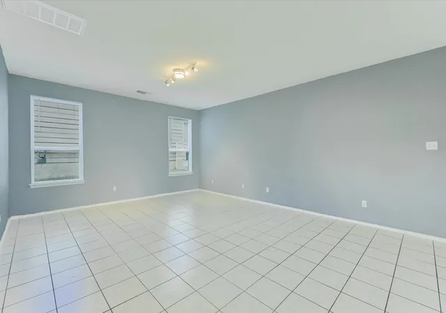 Photo 4 of Single family home for sale at 220 Nettletree Dr, Buda, TX 78610 | MLS# 6228364 | Listing updated on 2026-10-07
