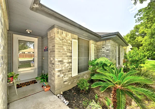 Photo 2 of Single family home for sale at 6412 Colton Blf Springs Rd, Austin, TX 78744 | MLS# 1645466 | Listing updated on 2026-10-08