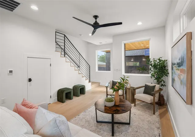 4th image of 5104 Stone Gate Dr #2, Austin, TX 78721 | MLS# 7553708
