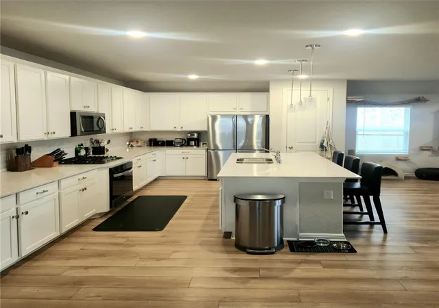Photo 3 of Sale Pending at 180 Golden Gate Ln, Kyle, TX 78640 | MLS# 6989851 | Listing updated on 2026-10-05