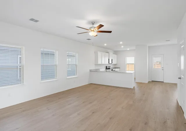 3rd image of 144 Wirepass Crst, Jarrell, TX 76537 | MLS# 7513985