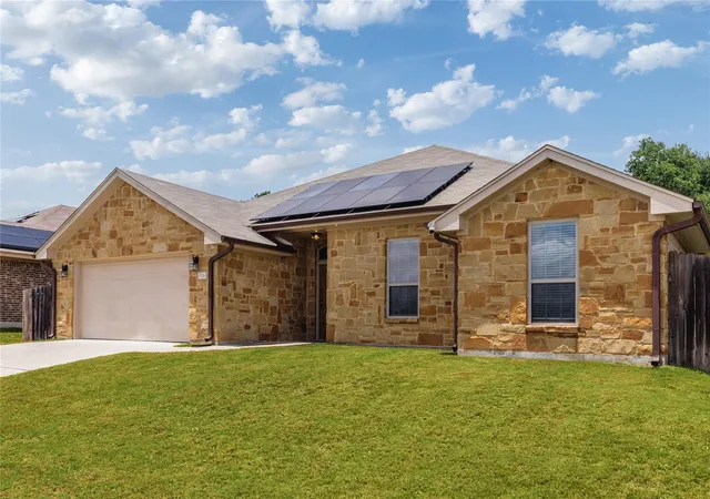 Photo 2 of Single family home for sale at 1528 Justice Dr, Copperas Cove, TX 76522 | MLS# 7640964 | Listing updated on 2026-09-18
