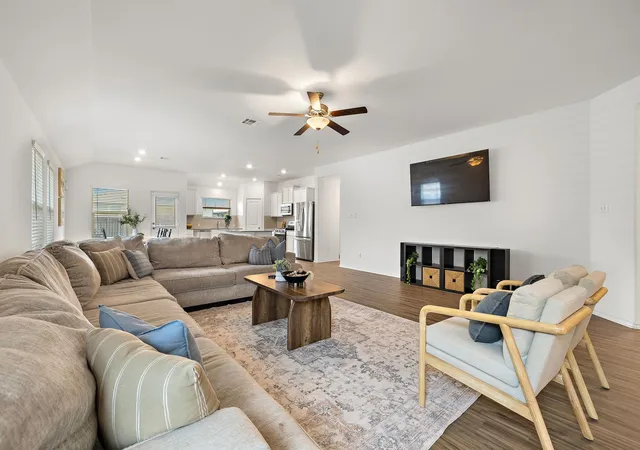 Photo 4 of Single family home for sale at 505 Golden Plains Pkwy, Hutto, TX 78634 | MLS# 2567893 | Listing updated on 2026-10-28