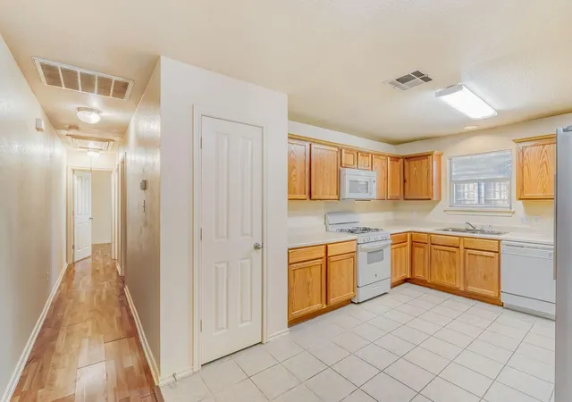Photo 4 of Condo for sale at 3309 Robinson Ave #B, Austin, TX 78722 | MLS# 5375205 | Listing updated on 2026-06-20