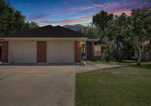Photo 1 of Multi family home for sale at 2910 Whisper Oaks Ln, Georgetown, TX 78628 | MLS# 1407096 | Listing updated on 2026-08-18