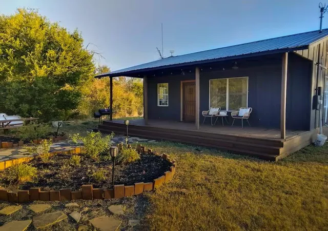 2nd image of 16107 Fagerquist Rd, Del Valle, TX 78617 | MLS# 1713639