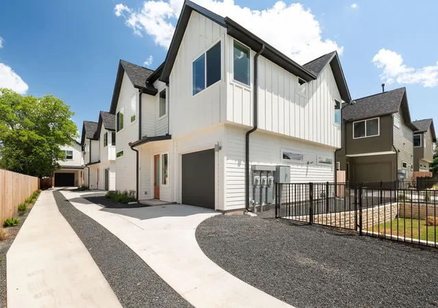 2nd image of 6407 Bradsher #I, Austin, TX 78745 | MLS# 3985356