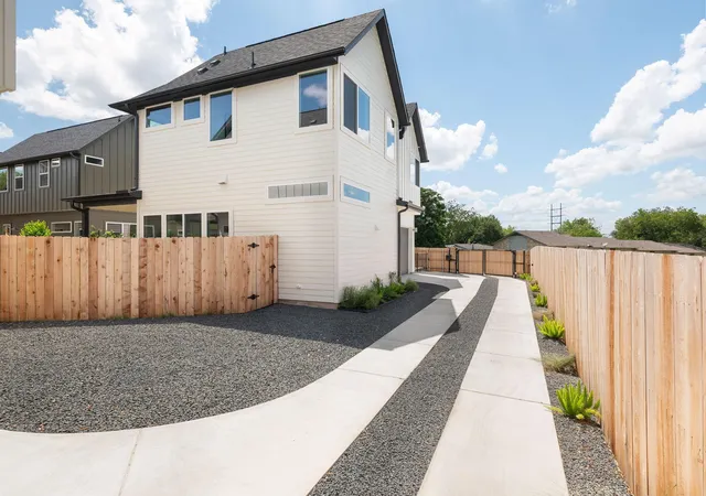 35th image of 6407 Bradsher #I, Austin, TX 78745 | MLS# 3985356