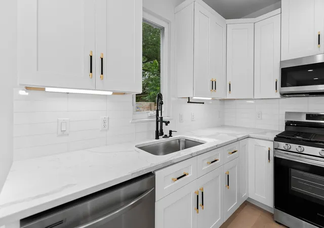 4th image of 5305 Ledesma Rd, Austin, TX 78721