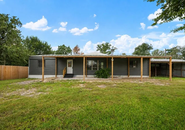 2nd image of 133 Deer Run, Smithville, TX 78957 | MLS# 2197532