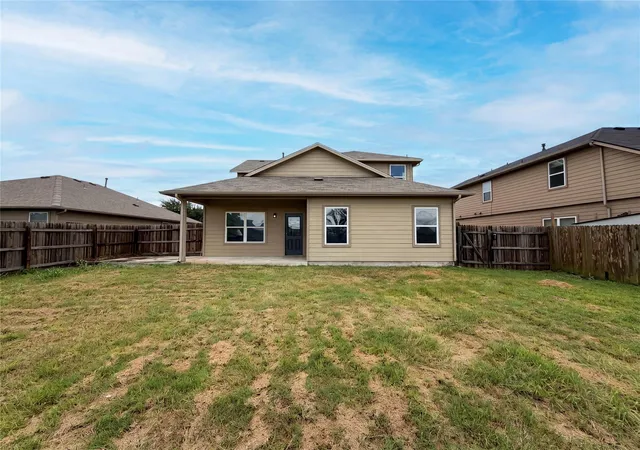 Photo 4 of Sale Pending at 706 Luna Vista Dr, Hutto, TX 78634 | MLS# 8965769 | Listing updated on 2026-08-26