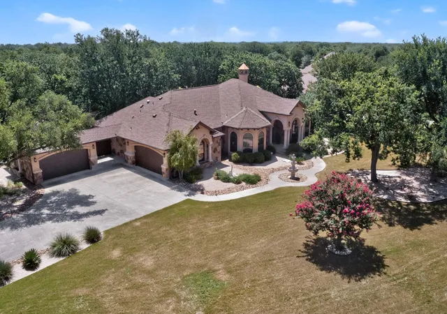 Photo 2 of Single family home for sale at 116 Roble Roja Dr, Georgetown, TX 78633 | MLS# 2706525 | Listing updated on 2026-09-04