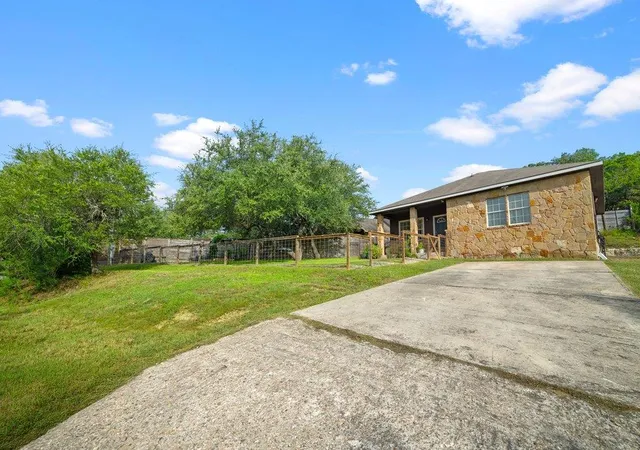3rd image of 10604 Lake Beach Dr, Dripping Springs, TX 78620 | MLS# 9388377
