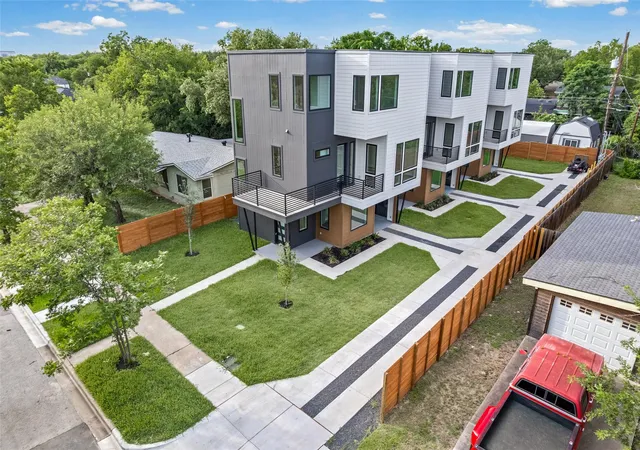 2nd image of 100 W Odell St #3, Austin, TX 78752 | MLS# 2954122