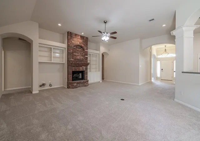 Photo 4 of Single family home for sale at 124 Stonehedge Blvd, Georgetown, TX 78626 | MLS# 5302330 | Listing updated on 2026-09-13