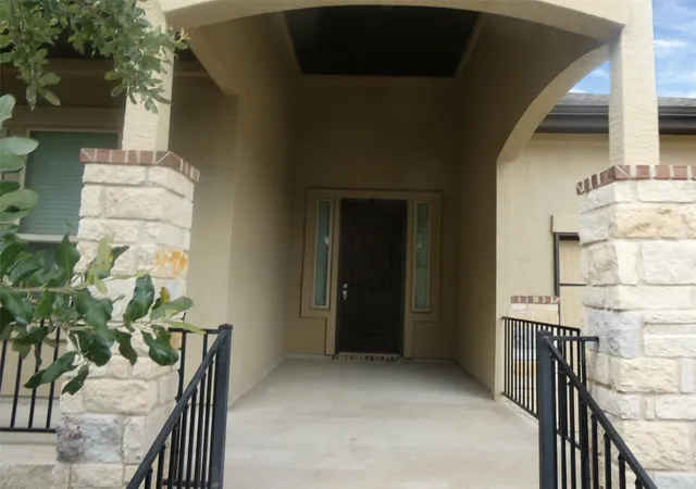 Photo 2 of Single family home for sale at 21905 Rock Wren Rd, Spicewood, TX 78669 | MLS# 6346001 | Listing updated on 2026-08-16