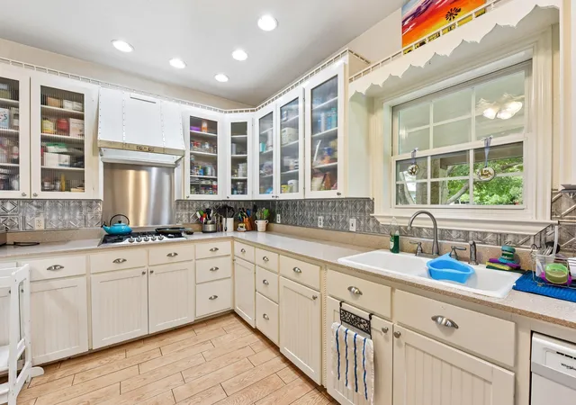 4th image of 205 N Avenue E, Elgin, TX 78621 | MLS# 9776219