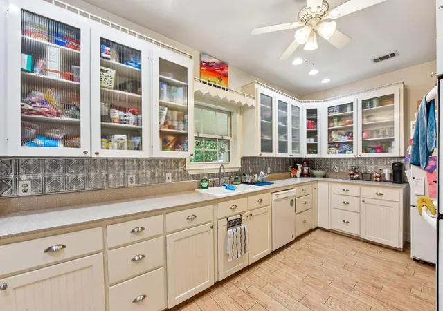 37th image of 205 N Avenue E, Elgin, TX 78621 | MLS# 9776219