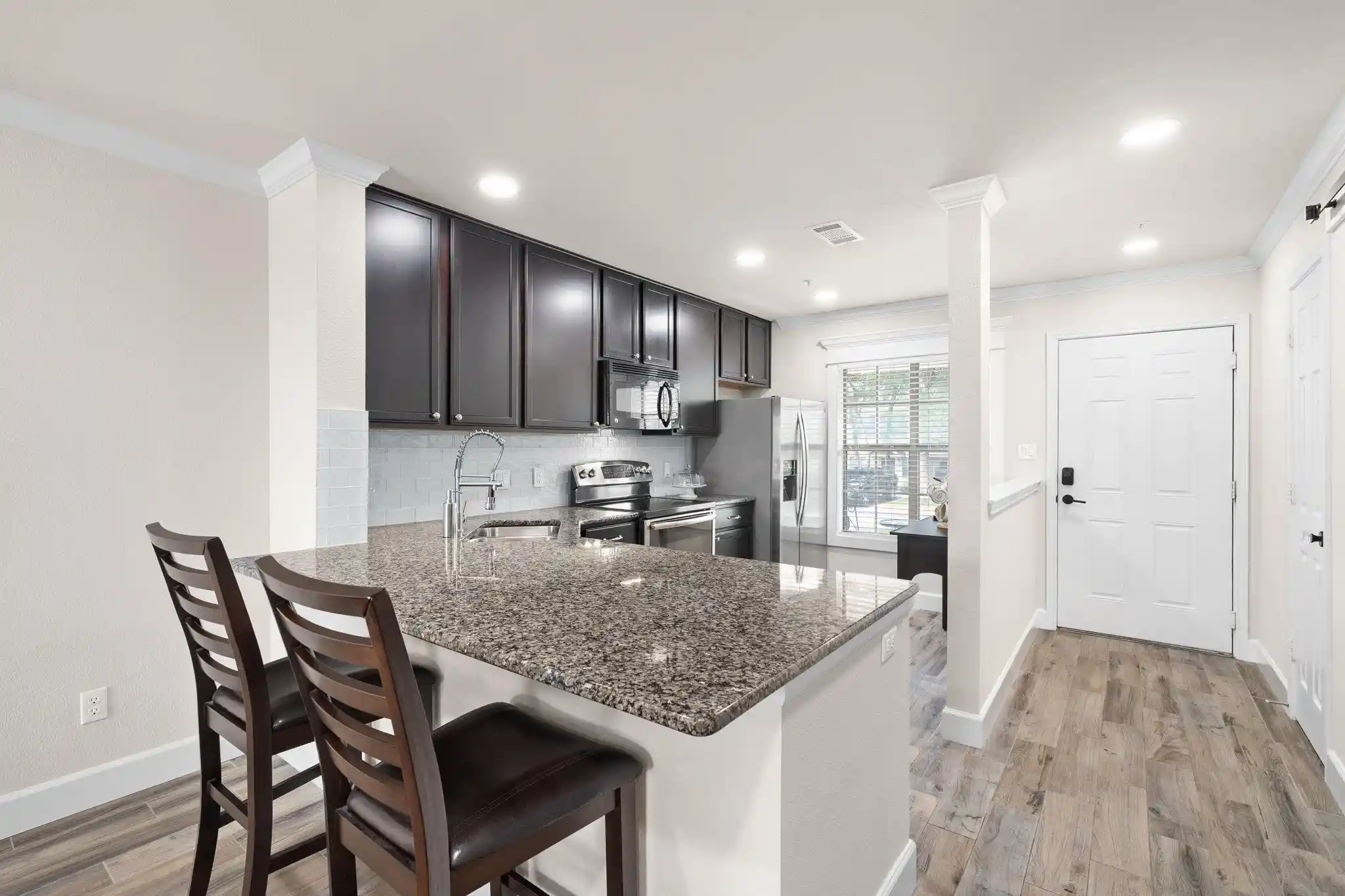 Listing Photo 2 - Condo for sale in 401 Buttercup Creek Blvd located at 401 Buttercup Creek Blvd, Cedar Park, TX 78613 - Unit #703