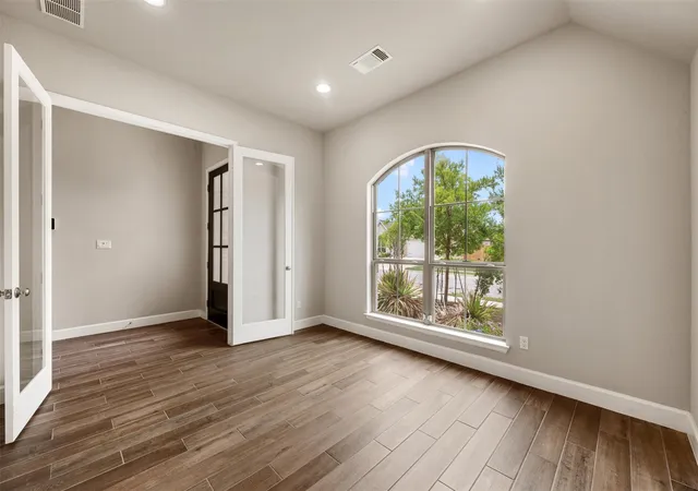 Photo 4 of Single family home for sale at 104 Anejo Blf Ct, Georgetown, TX 78628 | MLS# 9496720 | Listing updated on 2026-08-27