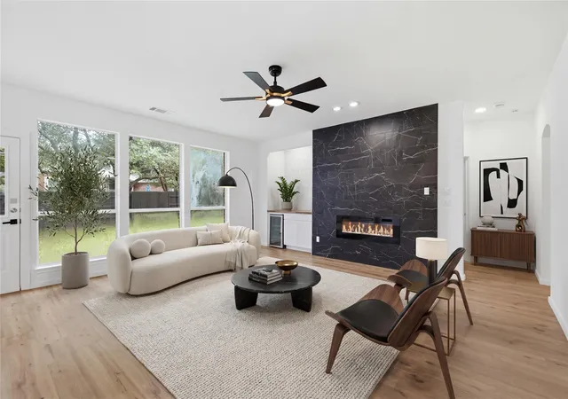 Photo 3 of Single family home for sale at 9309 La Puente Dr, Austin, TX 78749 | MLS# 6387346 | Listing updated on 2026-09-04